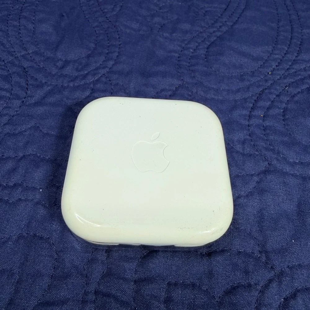 Apple EarPods with 3.5mm Headphone Plug and Travel Case White MD827LL/A